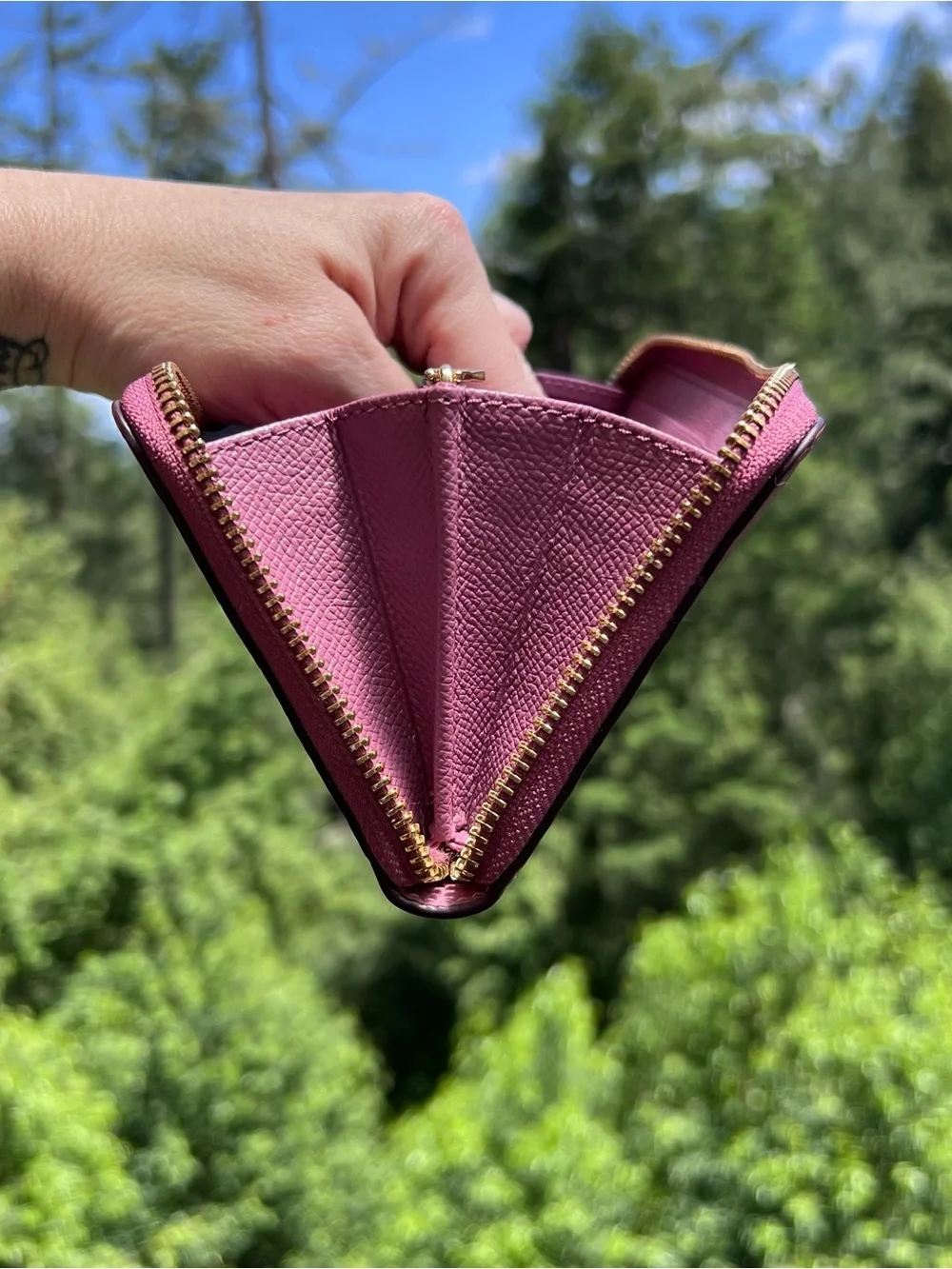 COACH Leather Wallet Purple/Pink Pebble Leather w Gold Hardware Wallet AUTHENTIC
